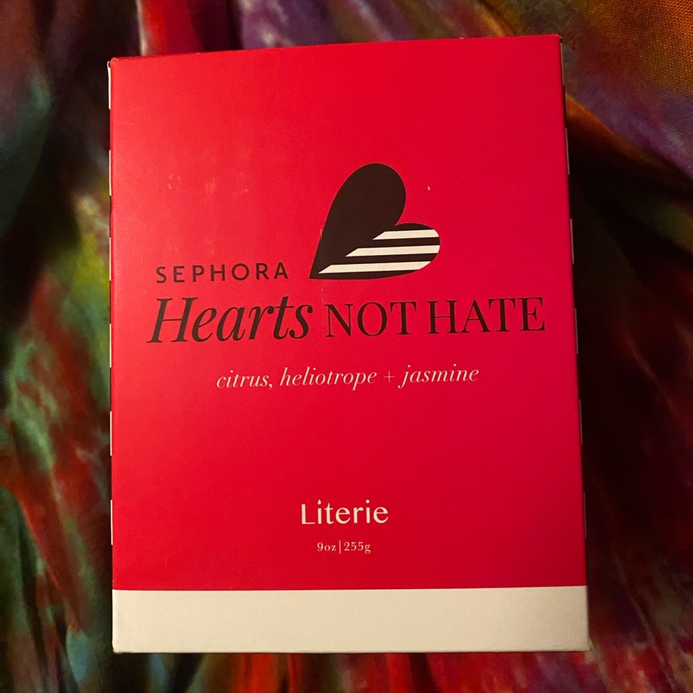 Sephora x Literie 9 oz Hearts Not Hate Candle